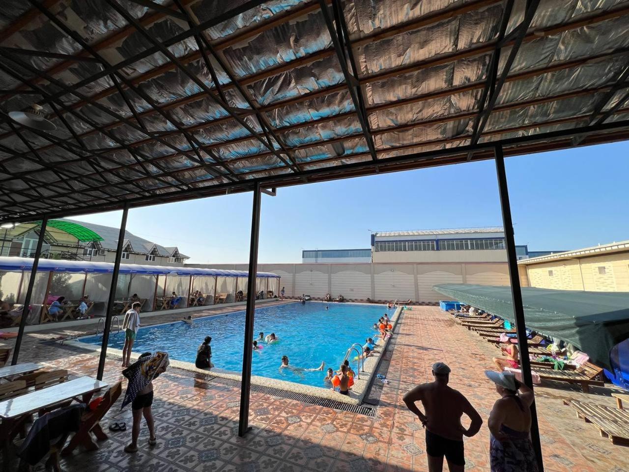 Orom Hotel Fergana Exterior foto