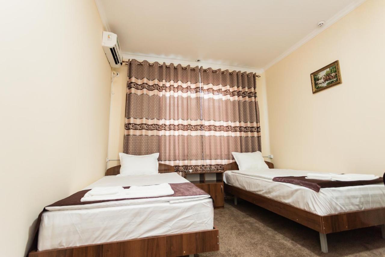 Orom Hotel Fergana Exterior foto