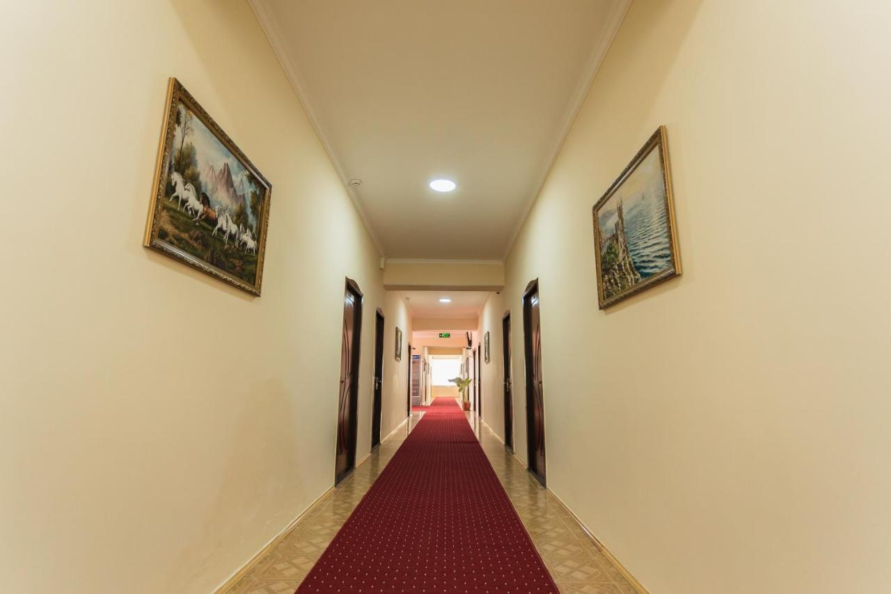 Orom Hotel Fergana Exterior foto